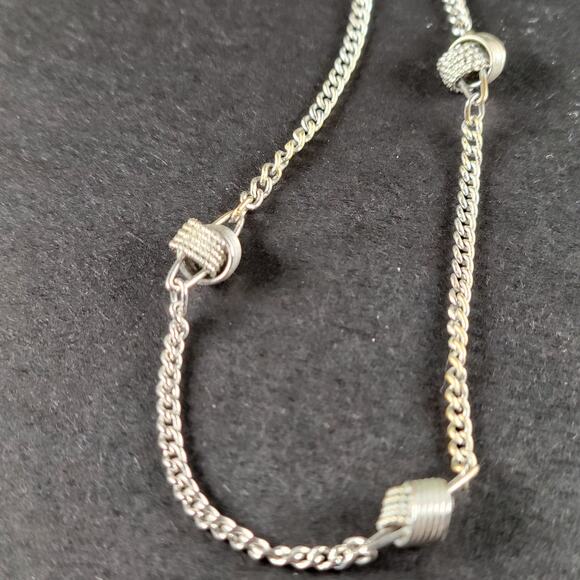 Chain Necklace Avon Vintage Silver Tone Knot 17" Spring Clasp Minimalist - Picture 7 of 10